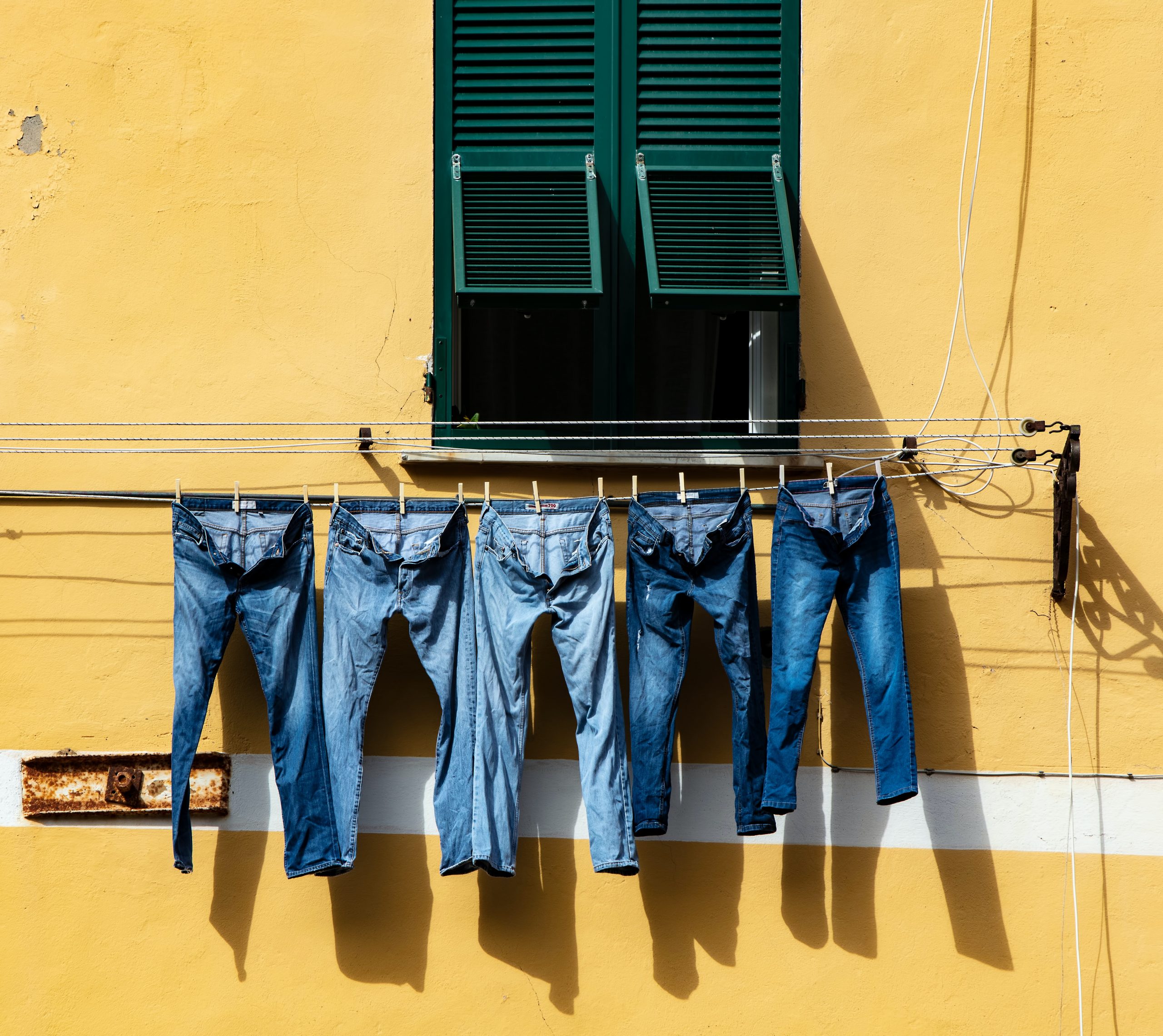 5 cách bảo quản quần jean mới mua và sau khi mua