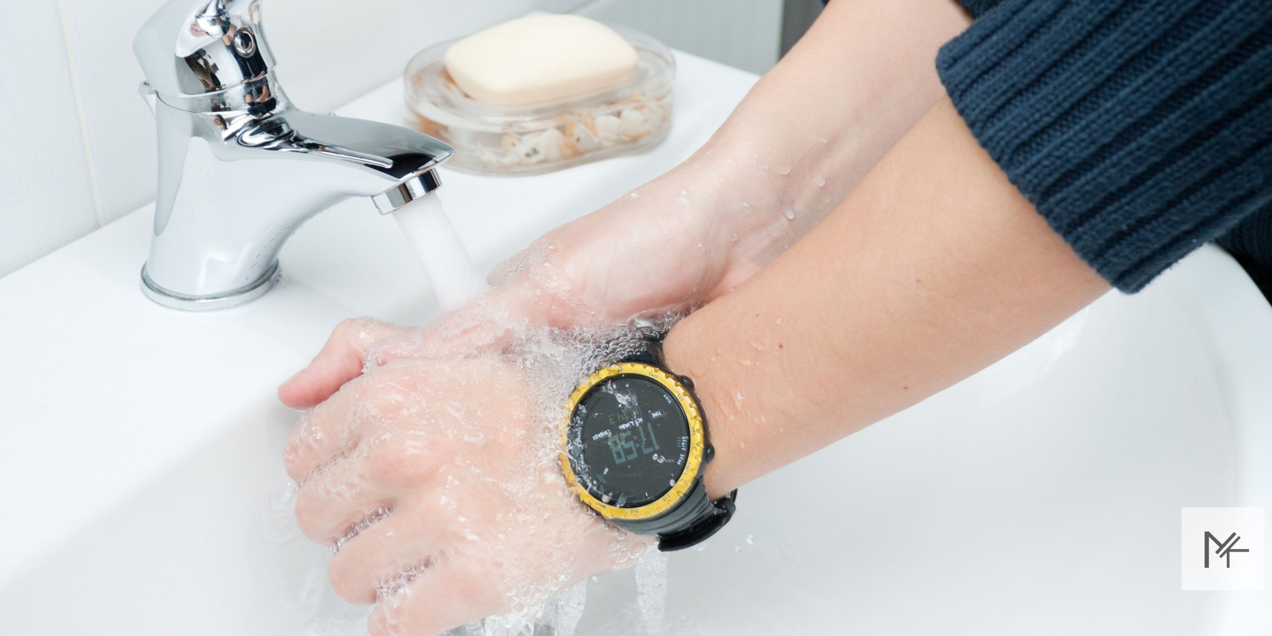 5 cách xử lý đồng hồ vô nước